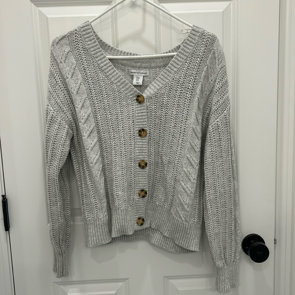 SOLD- Women’s Cardigan Sweater
